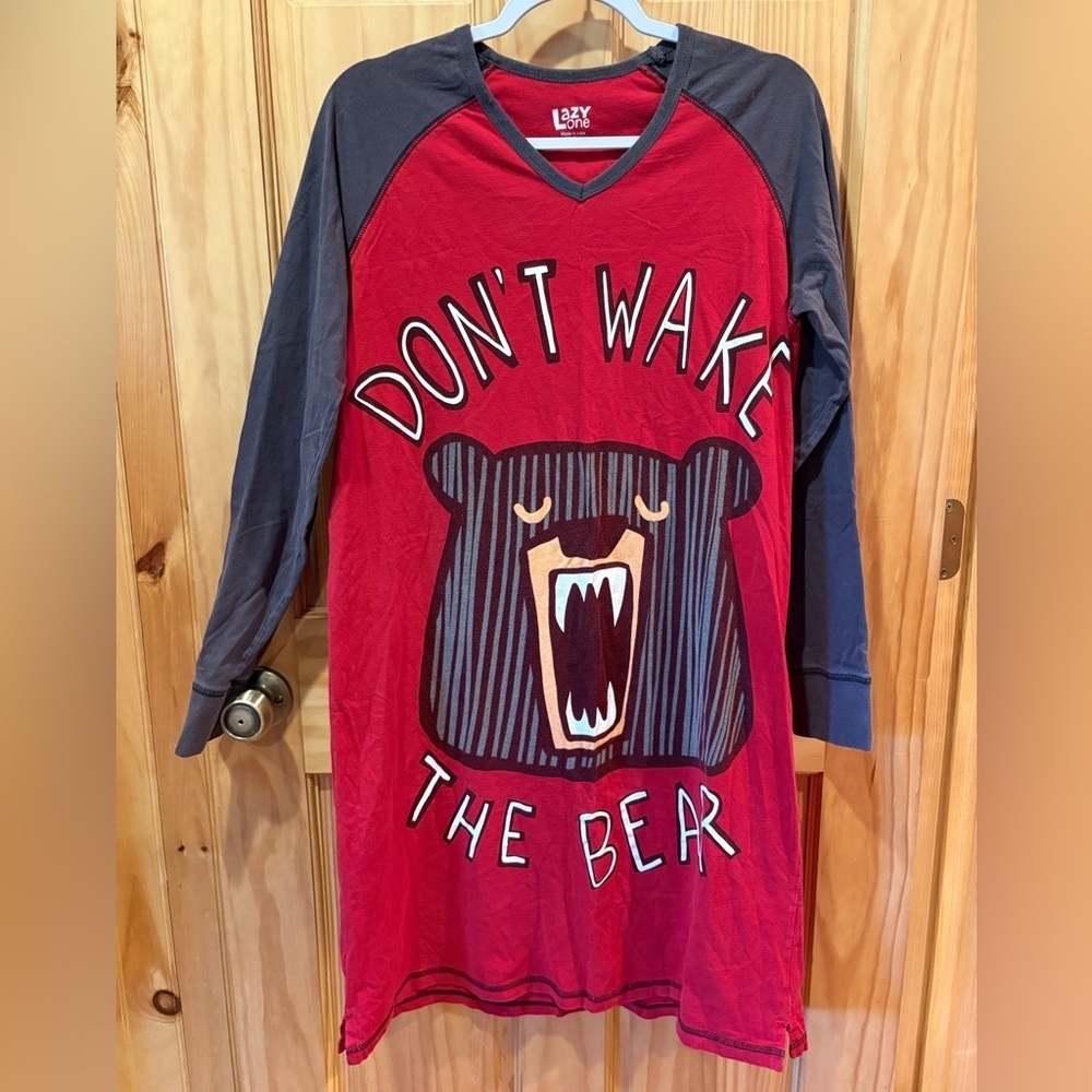 Lazy One Red Bear Graphic Don’t Wake The Bear V-neck women’s Nightshirt size S/M